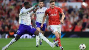 Aston Villa khó đánh bại Nottingham